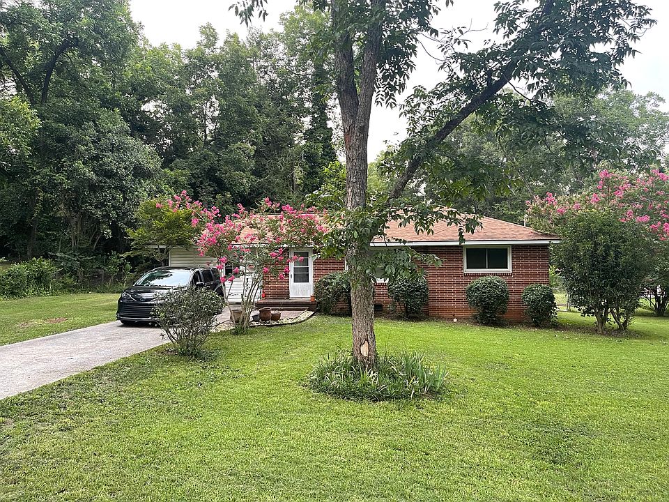 1st image of 141 Laurel Dr