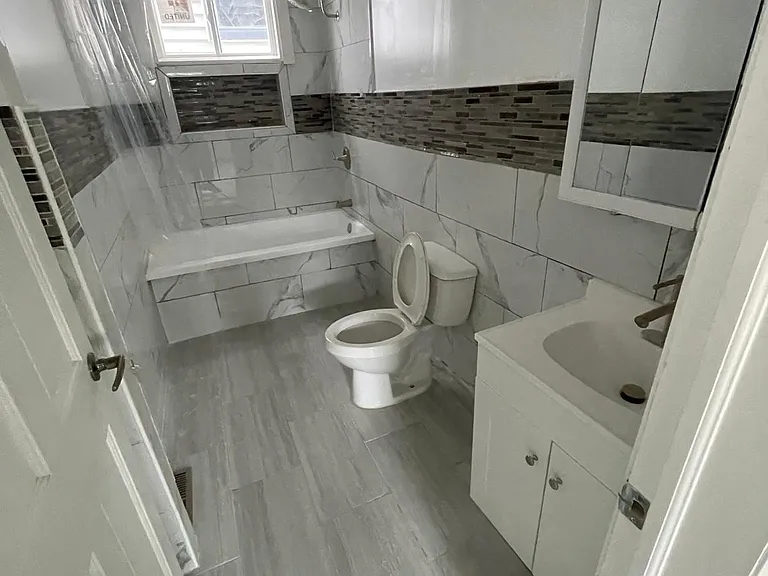 1001 Mathews Ave #1 — Photo 18