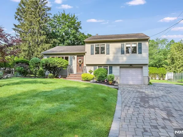 16 Murray Rd, Montvale, NJ 07645