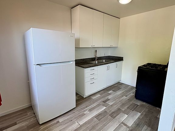 4th image of 184 21st St #1