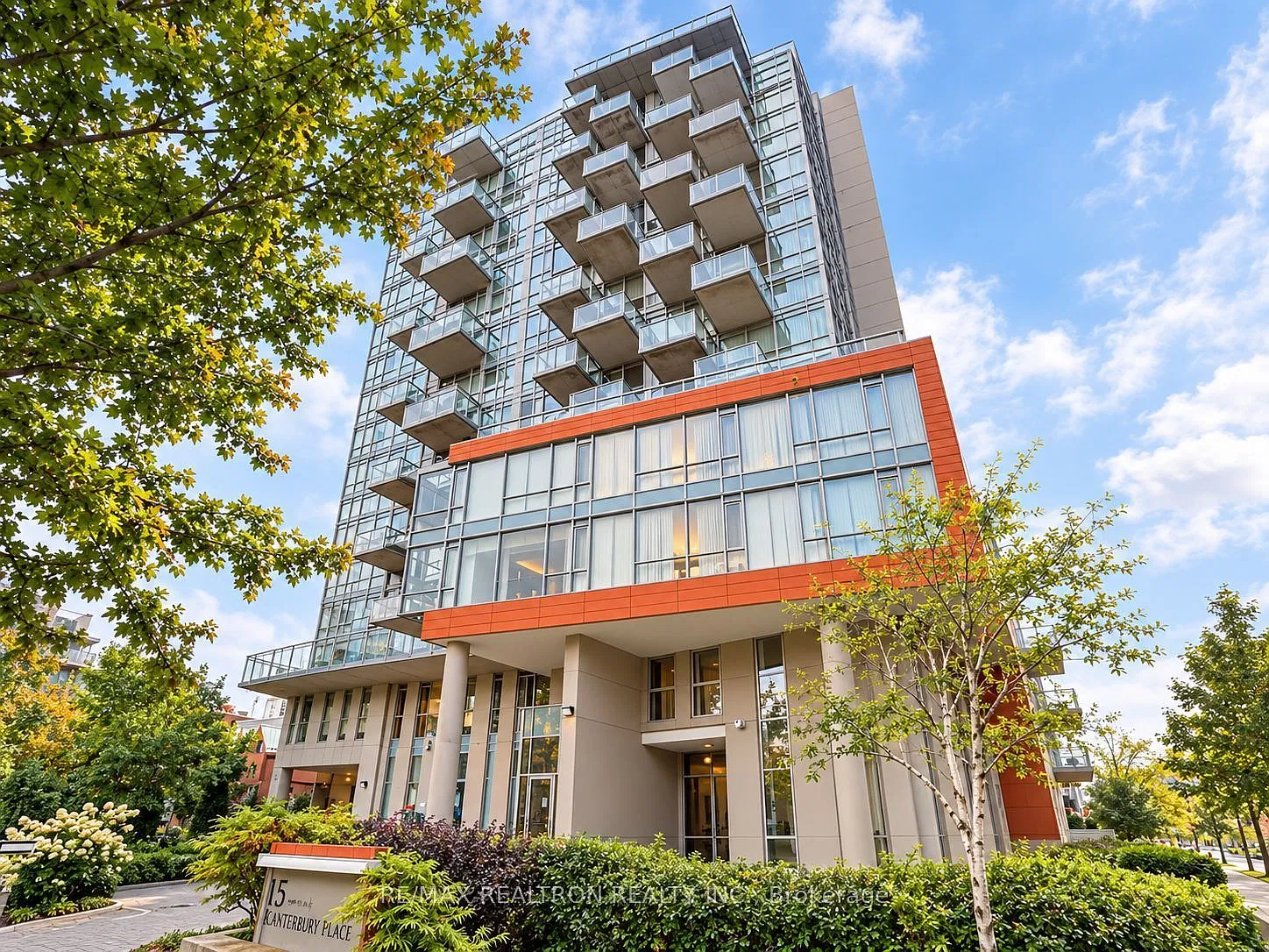 30 Canterbury Pl — Photo 1