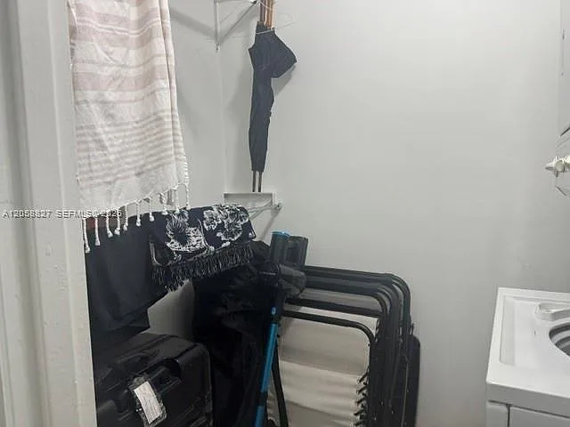 5401 Collins Ave #230 — Photo 30