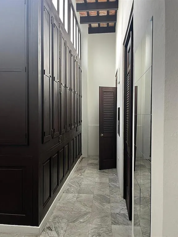 1 bed, 1.0 bath, 1000 sqft, $2,100 — Photo 3