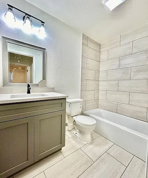 5903 Cougar Dr #D — Photo 1