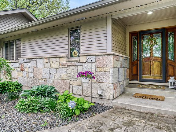 5th image of 39W526 Lori Ln