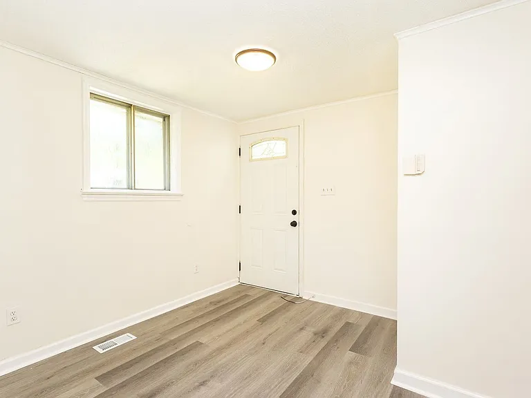 5801 Clover St — Photo 18