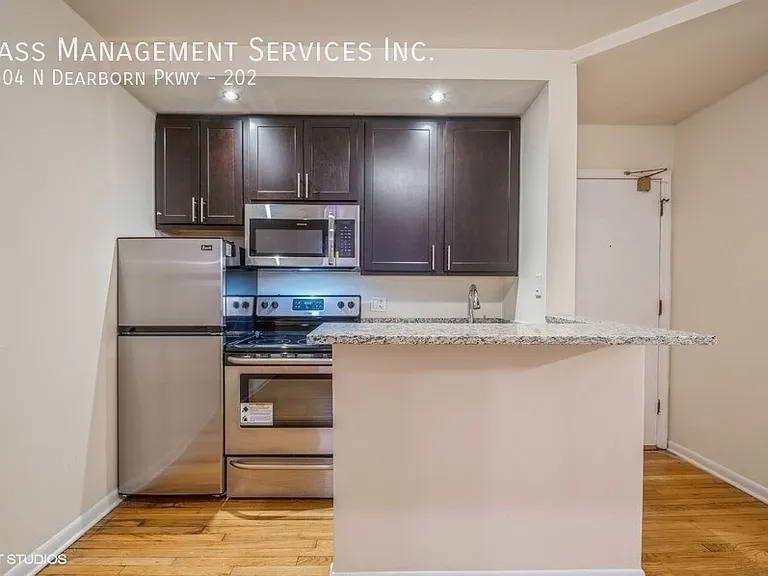 1504 N Dearborn Pkwy, Chicago, IL — Photo 26