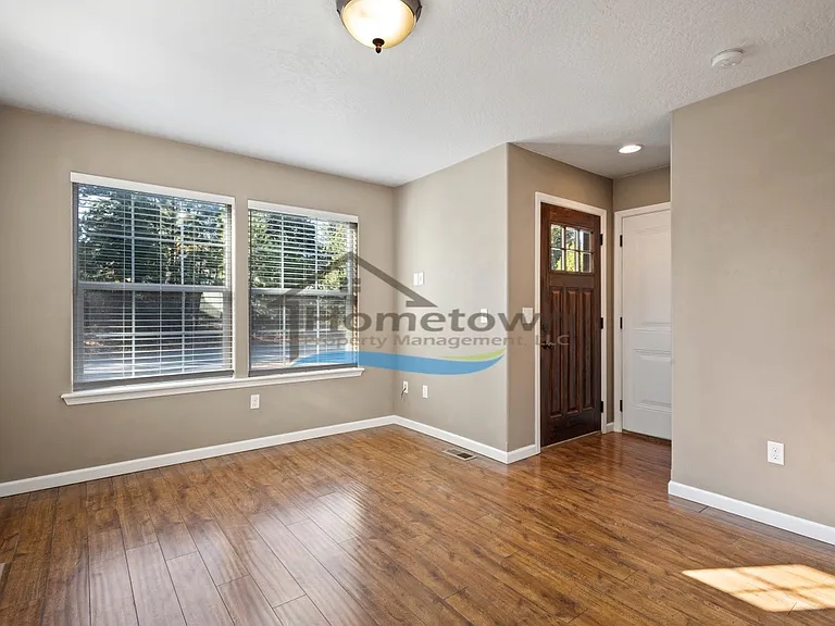 3166 N Honeysuckle Dr — Photo 8