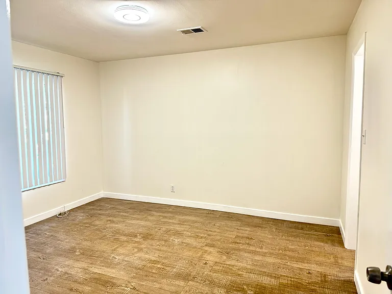 1845 Anaheim Ave #12A — Photo 6