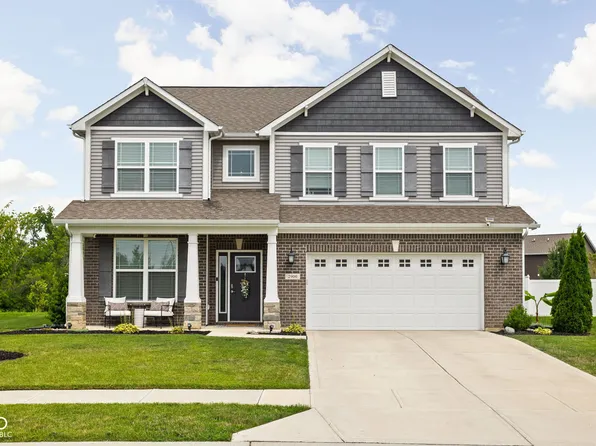 2900 Blazing Star Dr, Plainfield, IN 46168