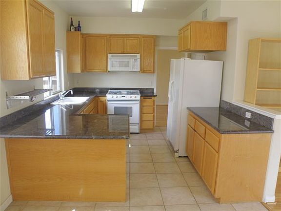 Kitchen with Walk-in Pantry