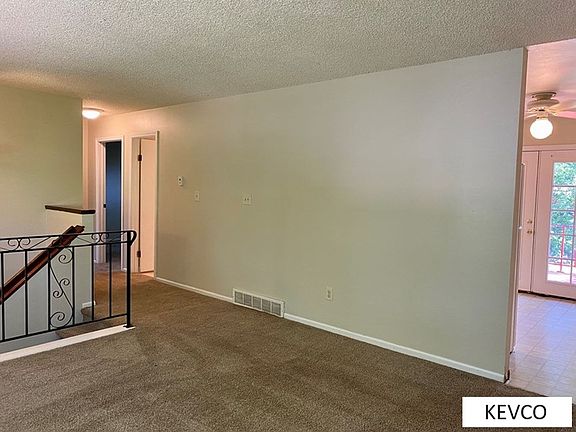 3rd image of 2519 W Laurel St