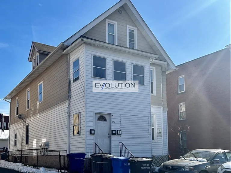 228-230 Franklin Ave — Photo 8