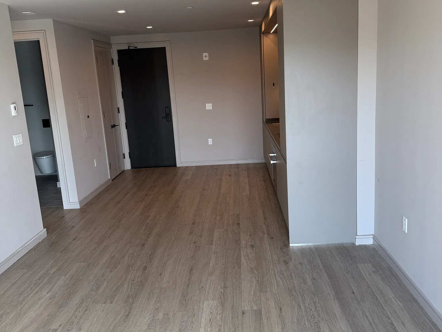 799 S Van Ness Ave Unit 411 - Image 3