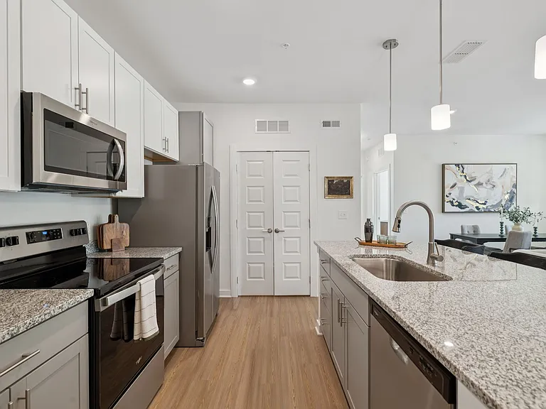 Sanctuary Bluff Apartments — Photo 33