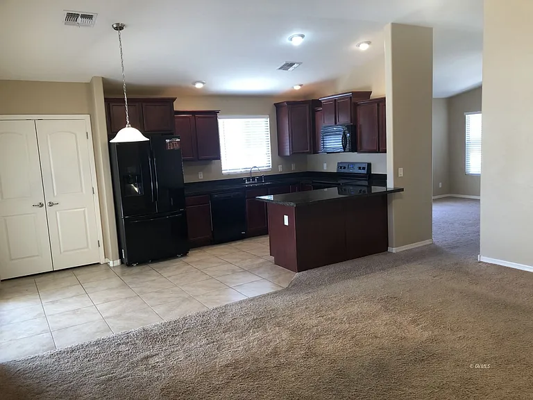 1294 S Kelson Pl — Photo 4