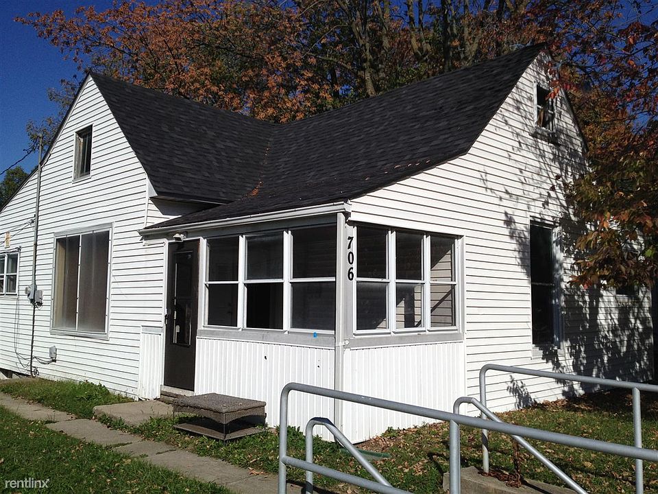 706 University