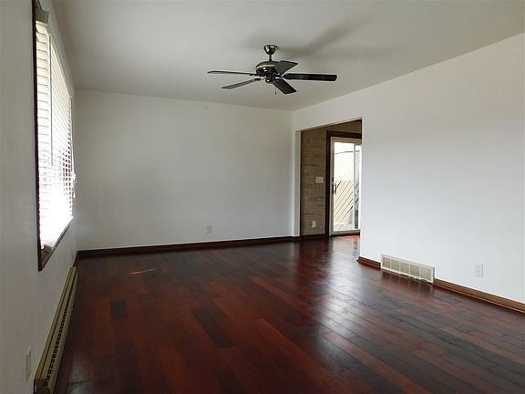 3rd image of 4406 Crawford Dr Unit D