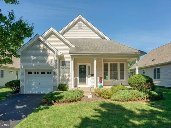 10 Wren Ln, Hamilton, NJ 08690