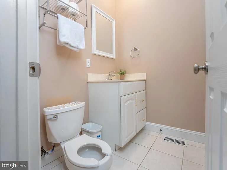 1458 Highfield Ct — Photo 48