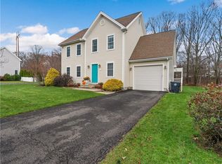 9 Berm Dr, Cumberland, RI 02864