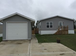 538 Chestnut Ln, Dickinson, ND 58601