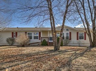20815 S Walker Rd, Spring Hill, KS 66083