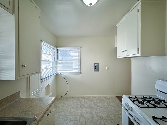 3rd image of 34 N 1st St #10
