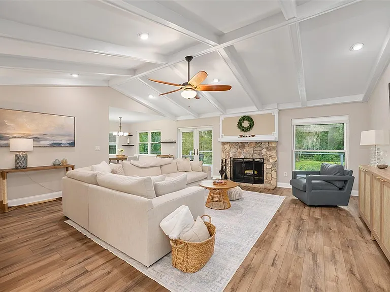 8140 NW 48th Ln — Photo 8