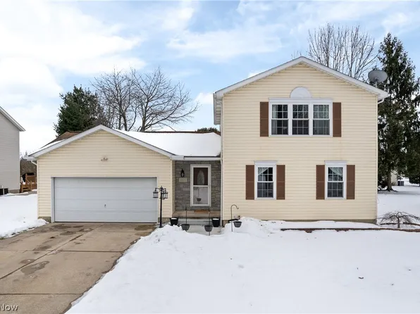 695 Hillcrest Dr, Wadsworth, OH 44281