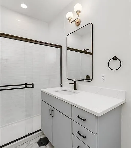 389 Saint Clair St #201 — Photo 7