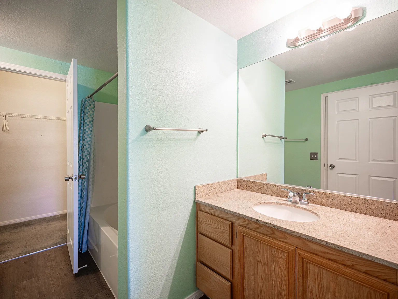 10550 W Alexander Rd — Photo 2