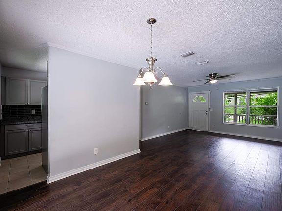 4th image of 8065 Joffre Dr