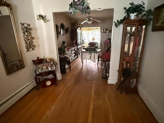 2nd image of 2812 6th St NE