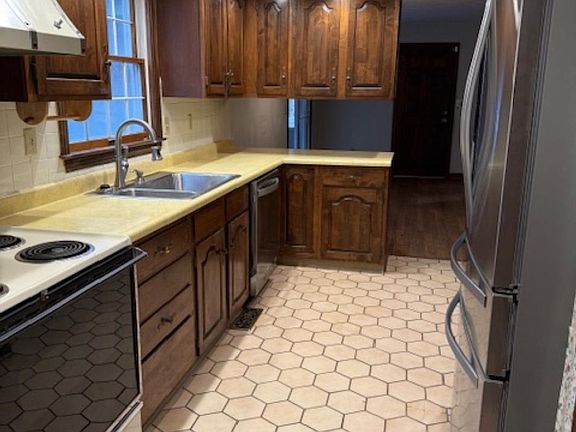 3rd image of 131 Woodlomond Way