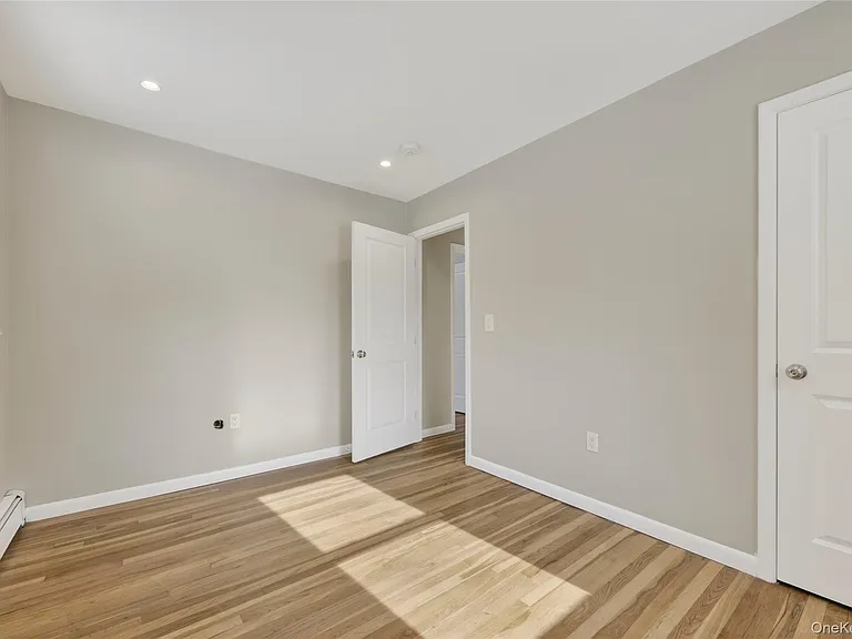 676-678 Oak Summit Rd — Photo 17