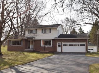 6448 Main Rd, Stafford, NY 14143