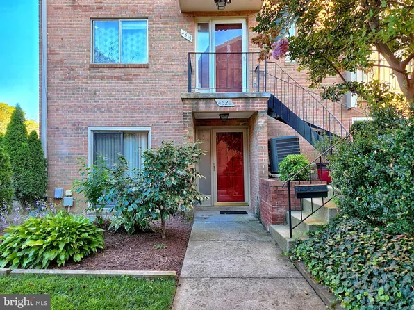 4521 Logsdon Dr #238, Annandale, VA 22003