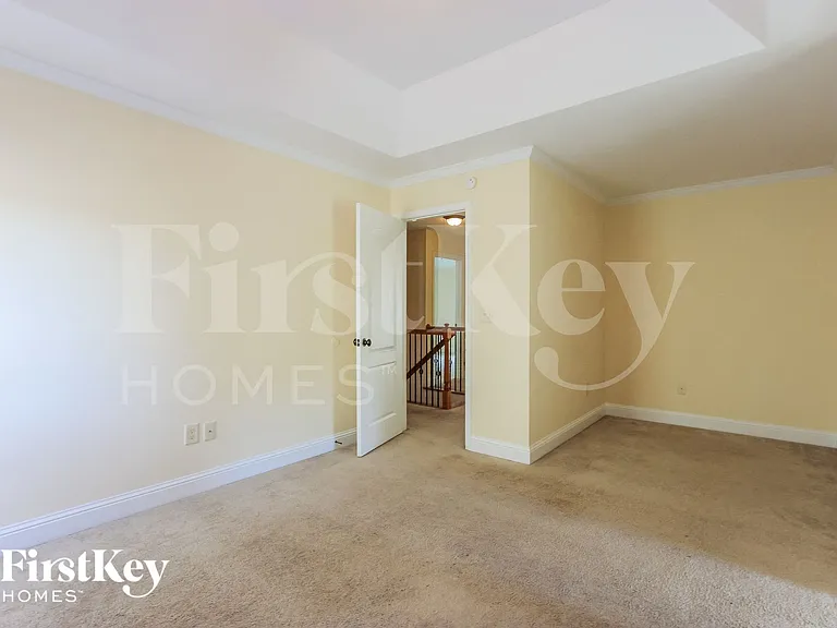 136 Janney Cir — Photo 11