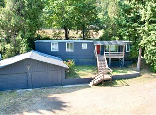 2550 Lampman Rd, Gold Hill, OR 97525