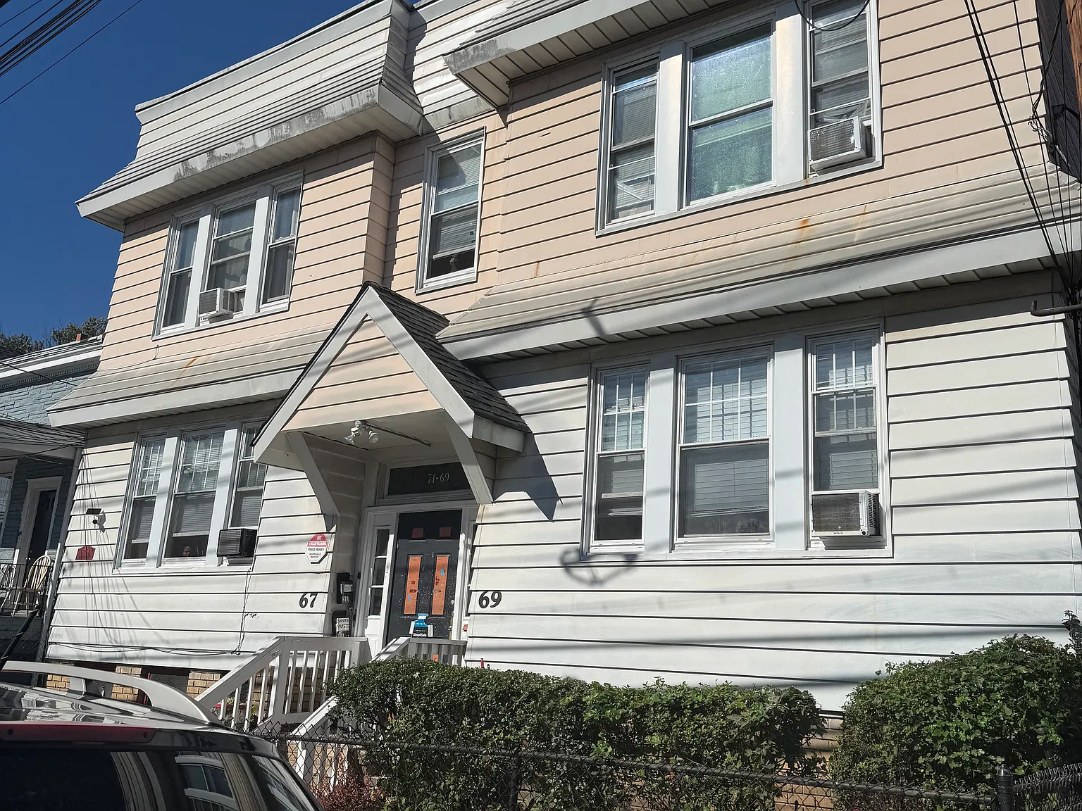 3 bed, 1100 sqft, $2,195 — Photo 2