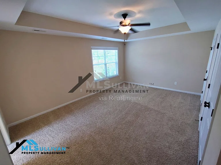 207 Maple Walk St — Photo 13