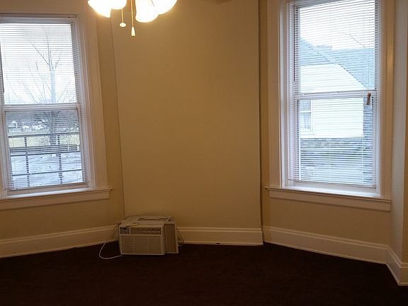 livingroom from kitchen