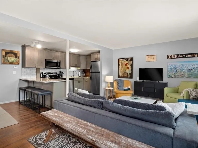 130 Evergreen Rd — Photo 3