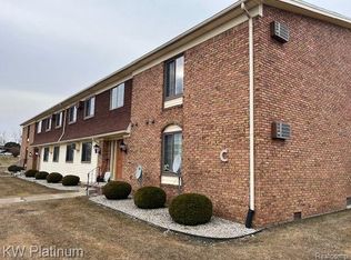1900 River Rd APT C6, Marysville, MI 48040
