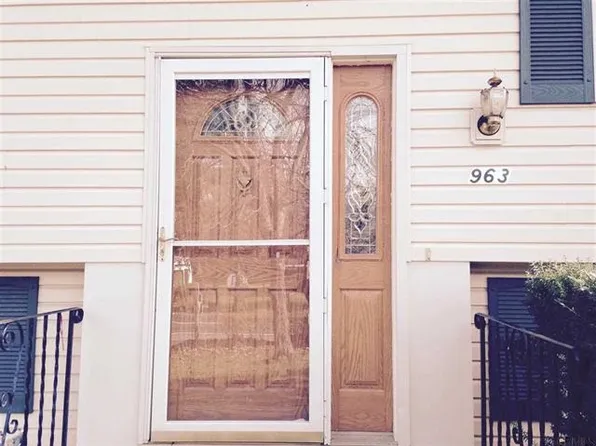 963 Burdeck St, Schenectady, NY 12306