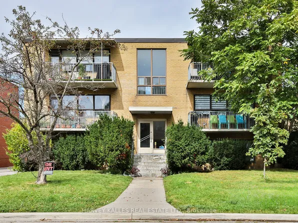 28 Fraserwood Ave #2, Toronto, ON M6B 2N5