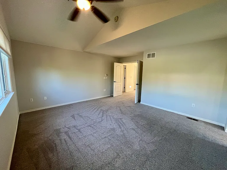 10046 Gwendelyn Ln — Photo 17