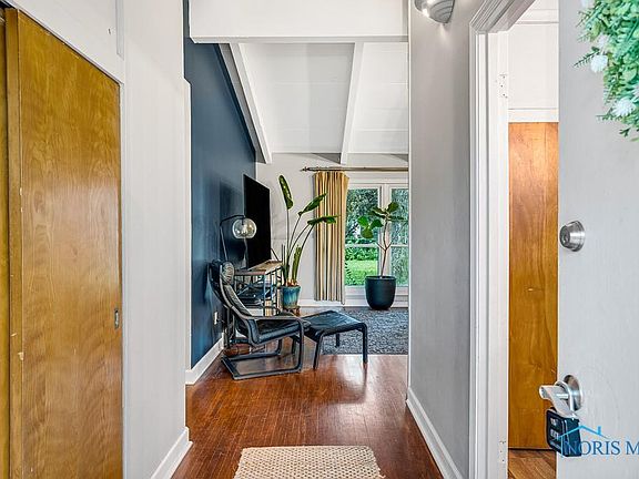 5th image of 5942 San Reno Dr