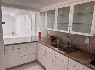 1910 W 56th St APT 3405, Hialeah, FL 33012